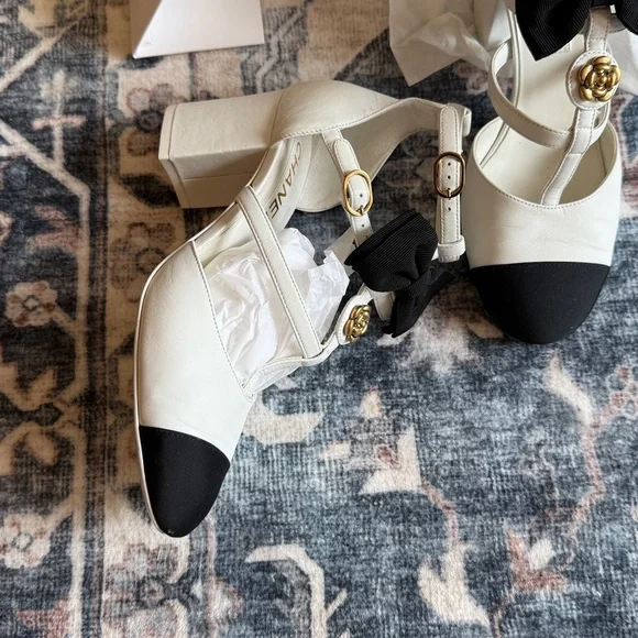 Authentic Chanel Camelia Lambskin & Grosgrain T-Strap Mary Jane Pumps size 37 - Picture 8 of 17